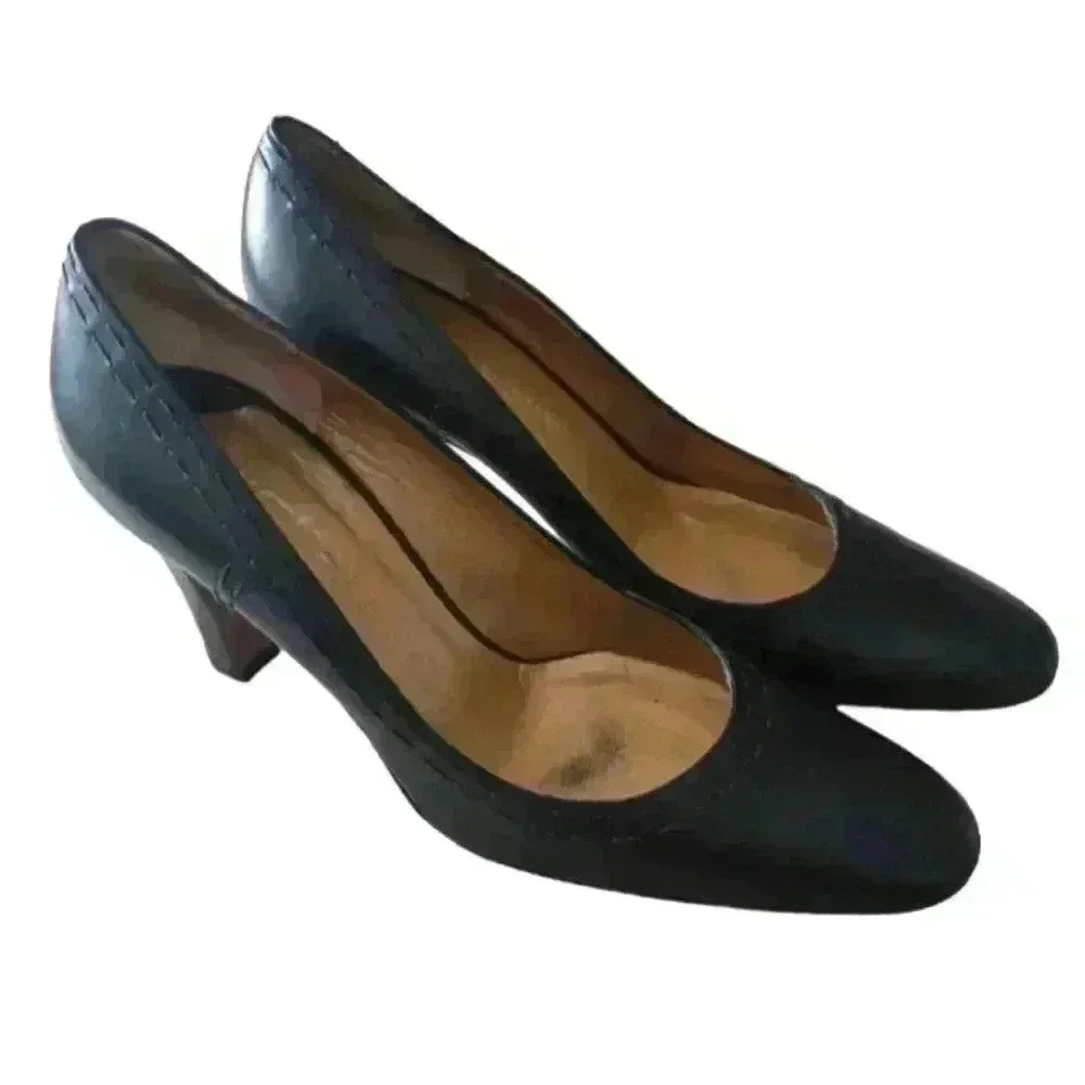 Givenchy Vintage Women's Black Leather Round Toe Designer Pump 40.5 (9 US)